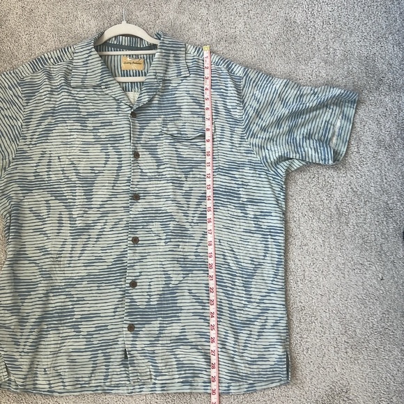 Men's Tommy Bahama Blue and White Casual Button Down 100% Silk Shirt size XL - Picture 6 of 7